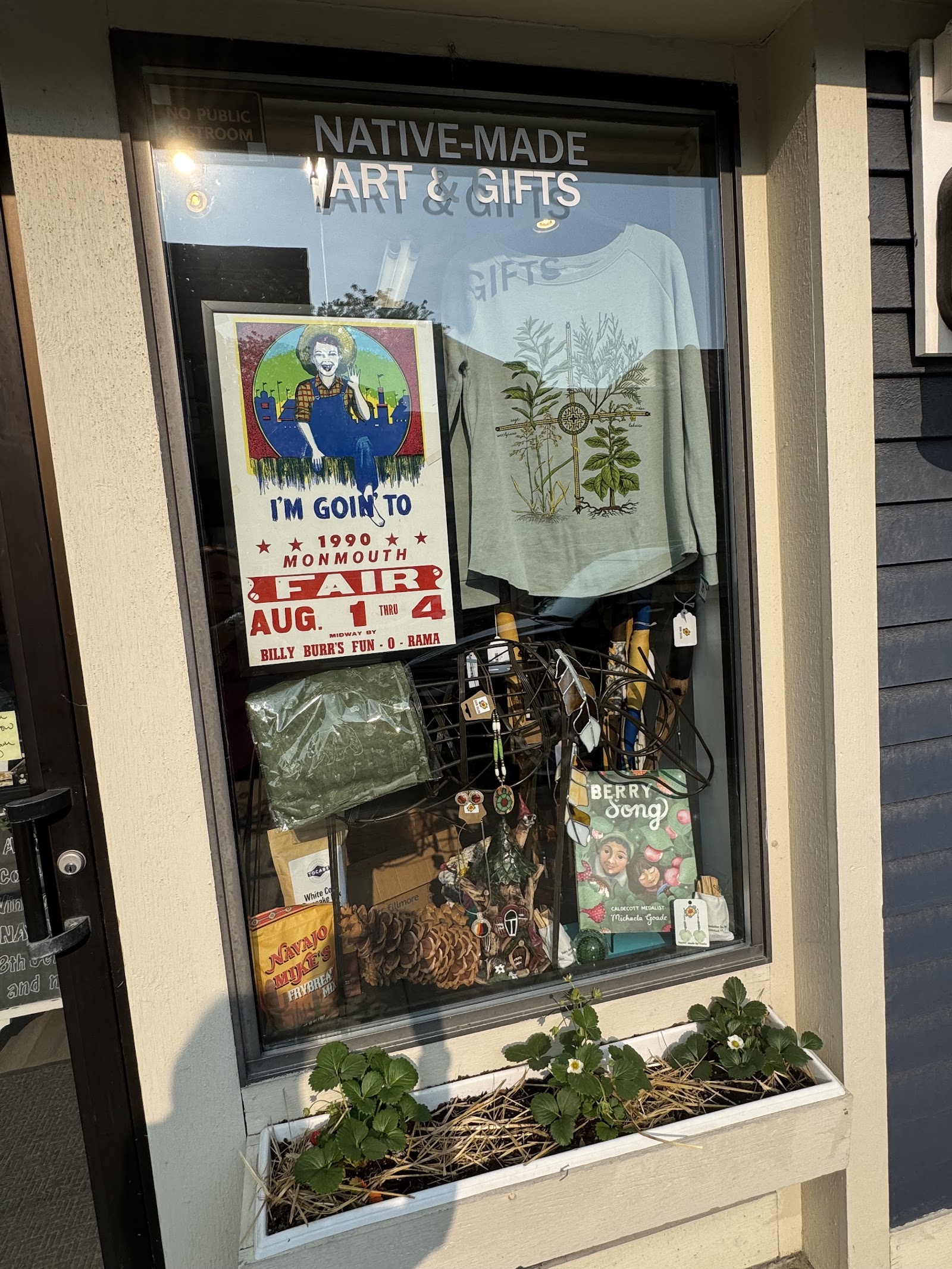 Ahneen Memories & More in Charlevoix