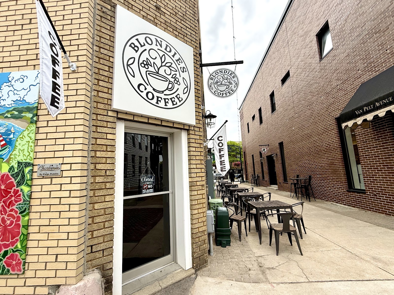 Blondies Coffee in Charlevoix