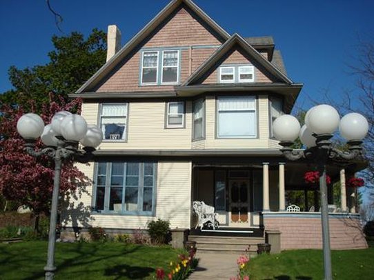 Bridge Street Inn