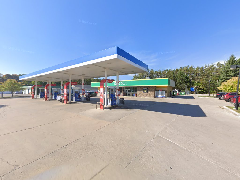 Charlevoix North EZ Mart in Charlevoix