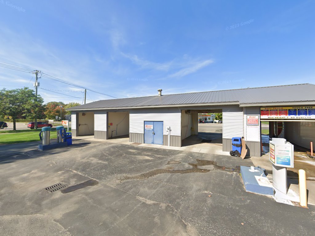 First Choice Car Wash in Charlevoix