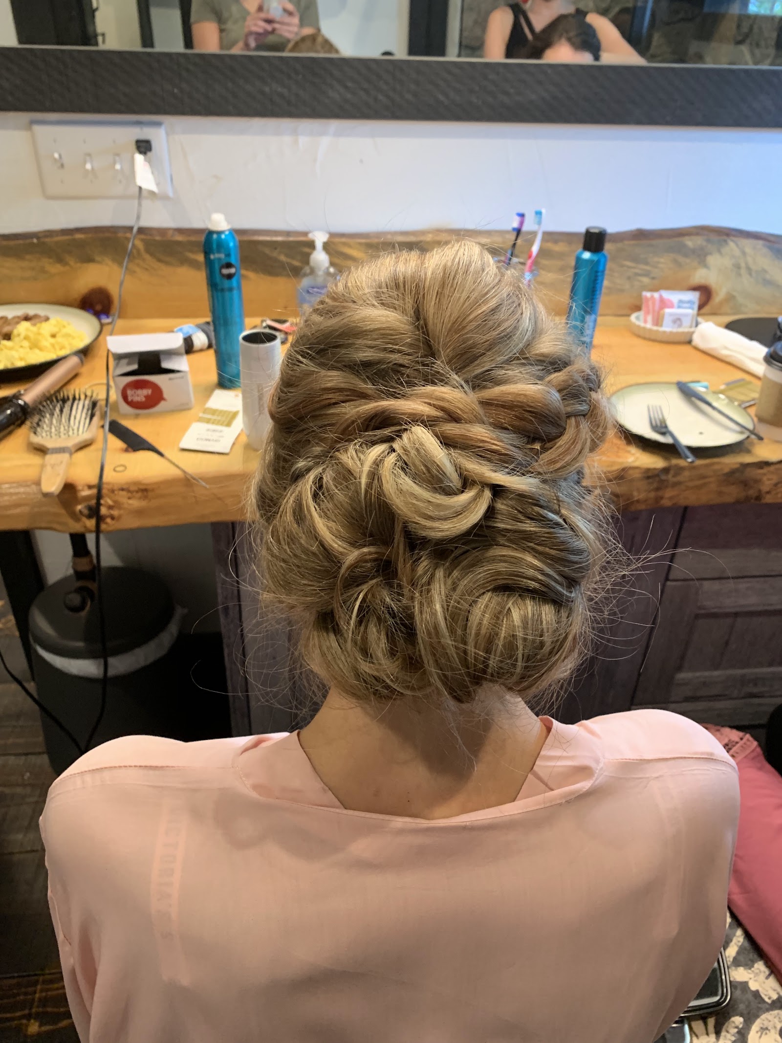 J. Luxe- A Salon