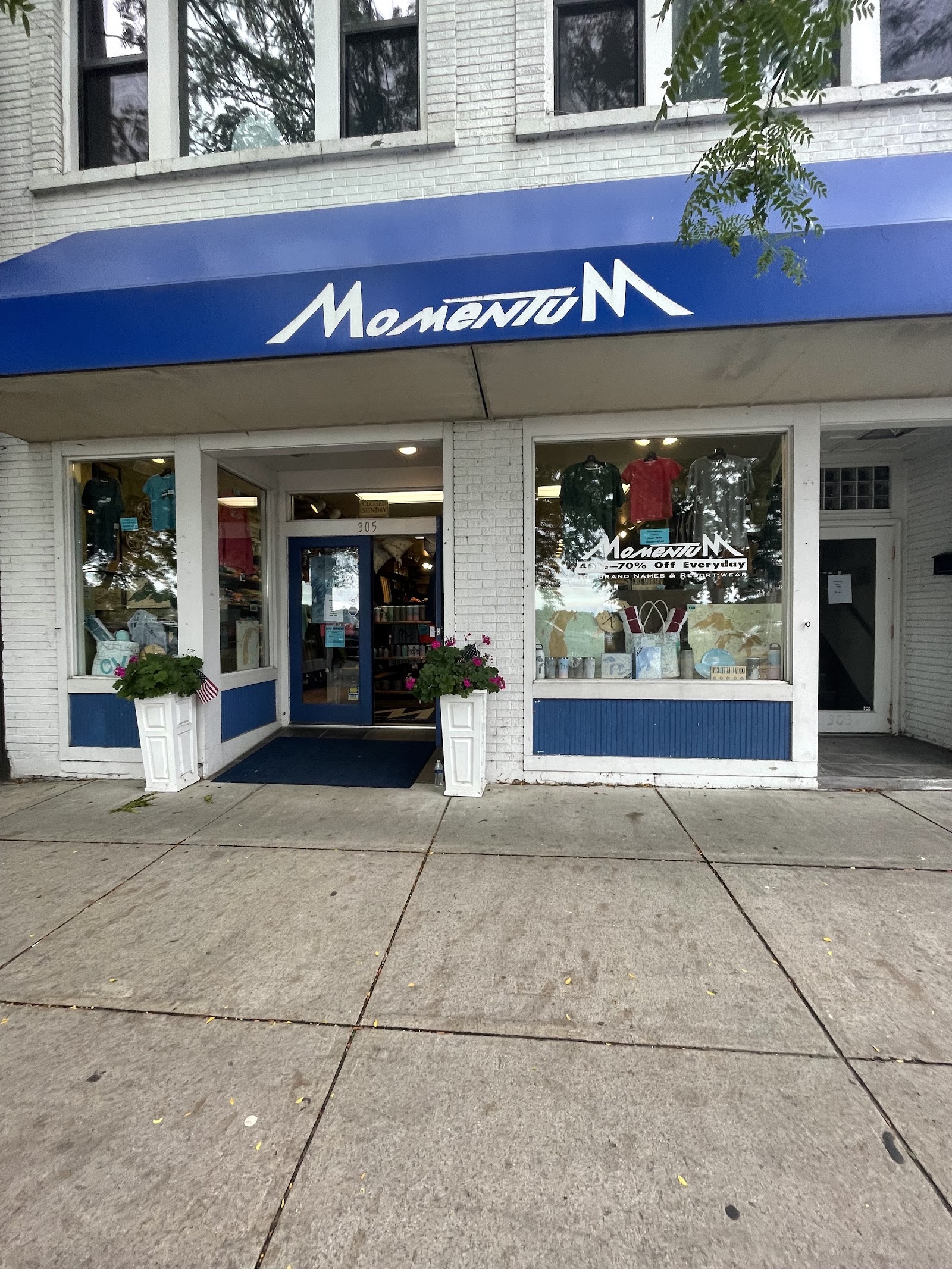 Momentum Outfitters - Charlevoix in Charlevoix